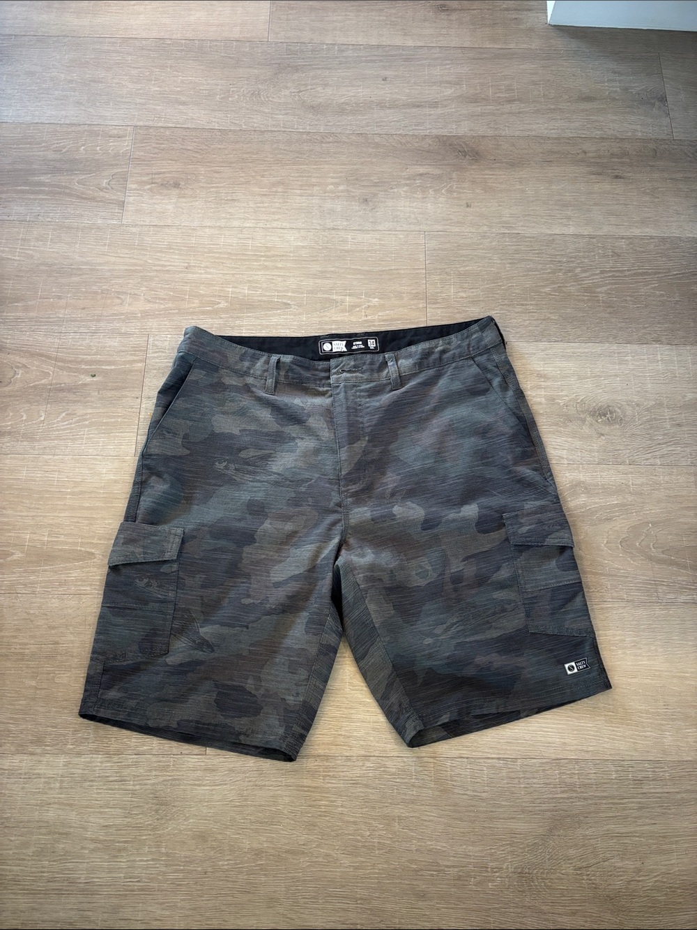 Salty Crew Men's Hybrid Camouflage Cargo Shorts - Olive Green/Black